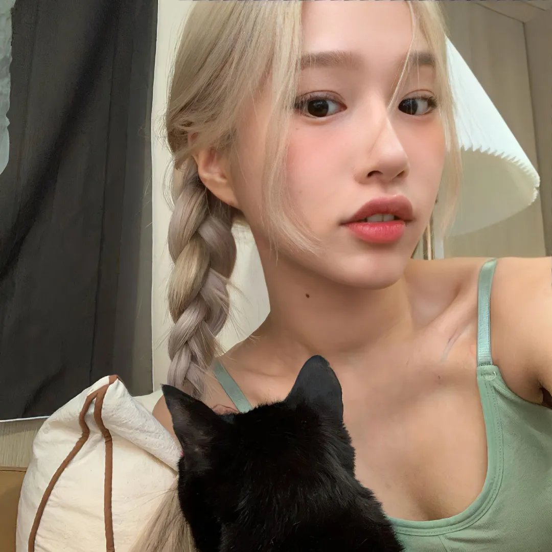 腰间持枪